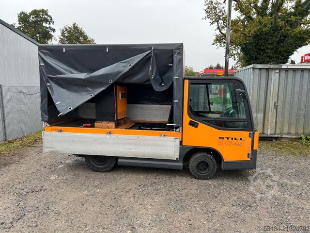 Tow Tractor Still R07-25