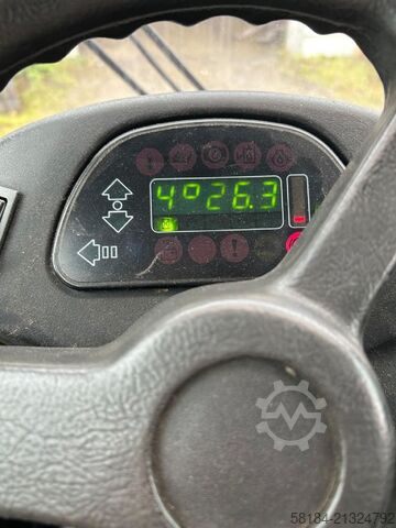 Tow Tractor Still R07-25