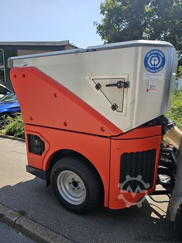 Road sweeper Hako Citymaster 1650