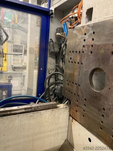 Injection  Molding Machine ENGEL VICTORY 330/80 TECH
