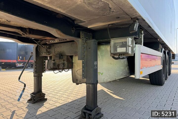 Refrigerated/frozen transport HTF HZO 39 / LZV Doorlader / Steering axle