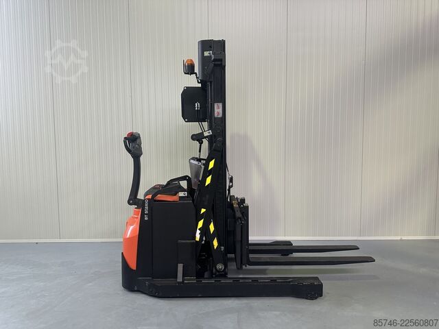SWE 120 XR * DEMO !! REACH - MAST + Tilting Forks + Side Shift !! TOYOTA SWE 120 XR * DEMO !!  REACH - MAST  +  Tilting Forks + S.S.  !!