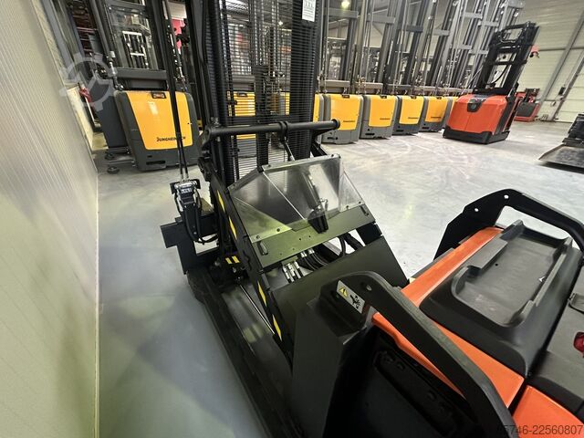 SWE 120 XR * DEMO !! REACH - MAST + Tilting Forks + Side Shift !! TOYOTA SWE 120 XR * DEMO !!  REACH - MAST  +  Tilting Forks + S.S.  !!