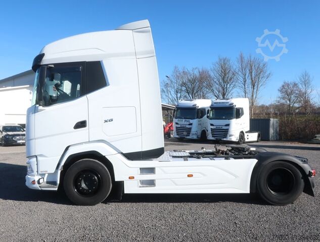 Standard tractor unit DAF XG 530 Intarder Multihydraulik Navi Standklima
