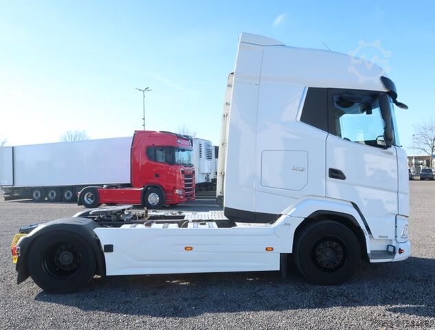 Standard tractor unit DAF XG 530 Intarder Multihydraulik Navi Standklima