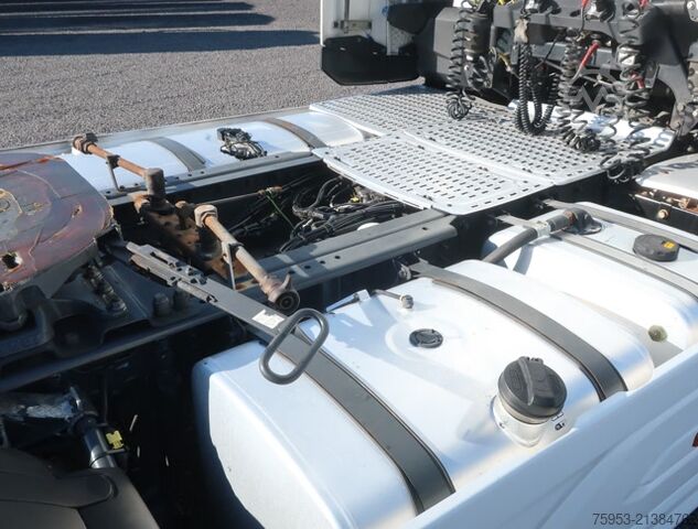 Standard tractor unit DAF XG 530 Intarder Multihydraulik Navi Standklima