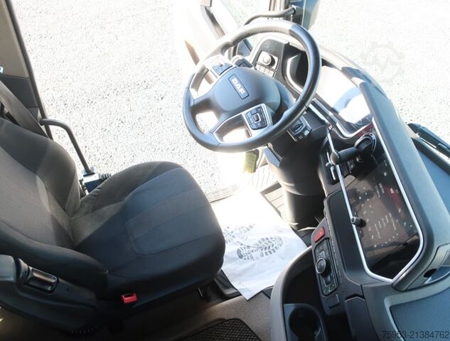 Standard tractor unit DAF XG 530 Intarder Multihydraulik Navi Standklima