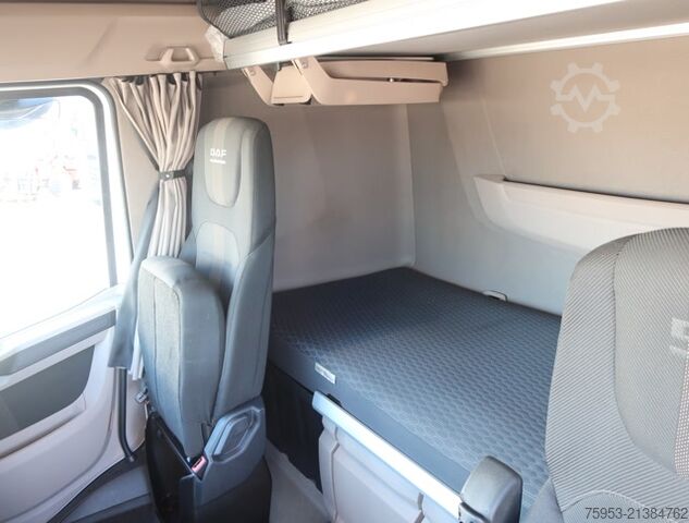 Standard tractor unit DAF XG 530 Intarder Multihydraulik Navi Standklima