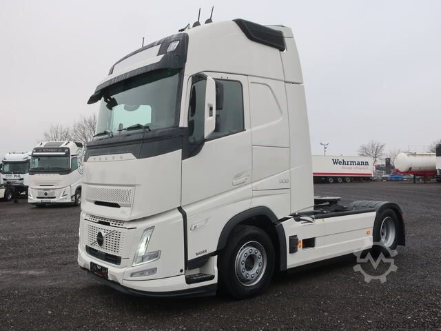 Standard tractor unit Volvo FH 500 Aero Euro 6 Globetrotter XL Leder Mikrowell