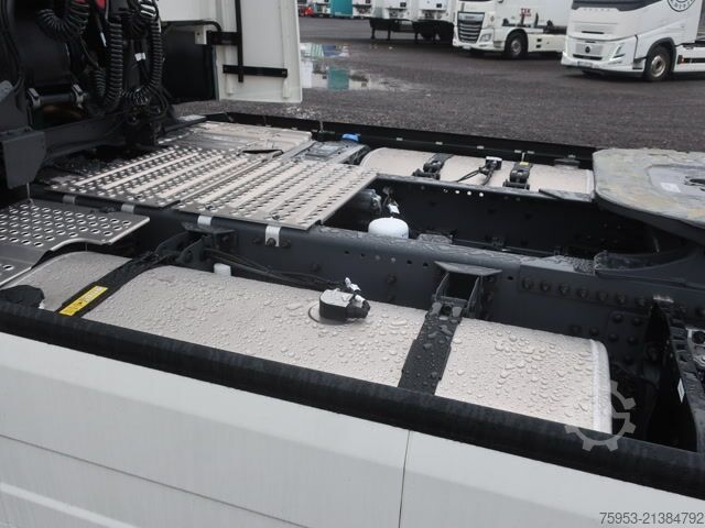 Standard tractor unit Volvo FH 500 Aero Euro 6 Globetrotter XL Leder Mikrowell