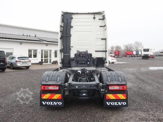 Standard tractor unit Volvo FH 500 Aero Euro 6 Globetrotter XL Leder Mikrowell