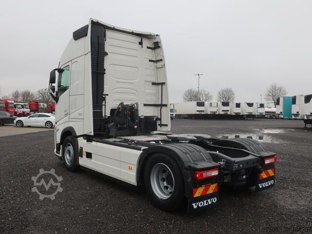 Standard tractor unit Volvo FH 500 Aero Euro 6 Globetrotter XL Leder Mikrowell