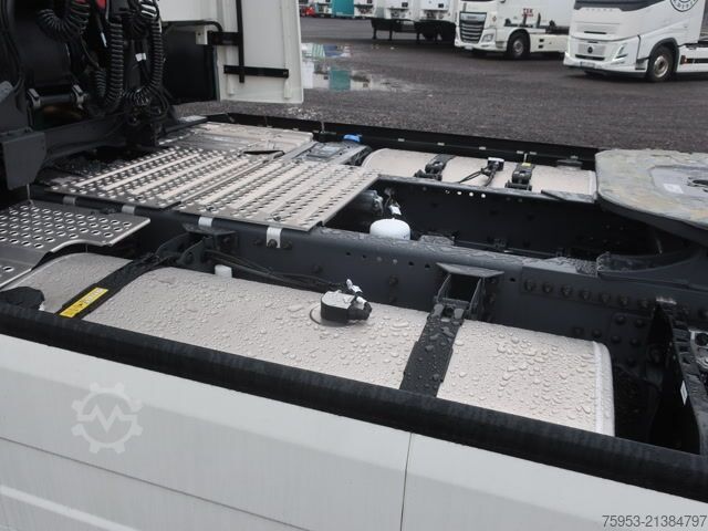 Standard tractor unit Volvo FH 500 Aero Euro 6 Globetrotter XL Leder Mikrowell