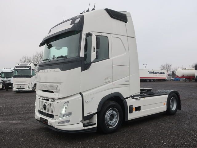 Standard tractor unit Volvo FH 500 Aero Euro 6 Globetrotter XL Leder Mikrowell