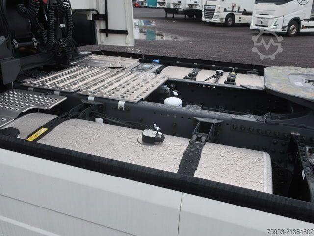 Standard tractor unit Volvo FH 500 Aero Euro 6 Globetrotter XL Leder Mikrowell