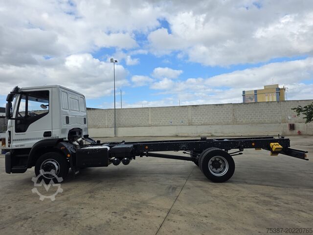 Truck chassis IVECO 120E25