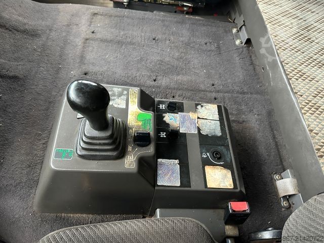 Standard SZM MERCEDES-BENZ 2635 S SK V8 SZM 6x4 EPS BLATT BLATT