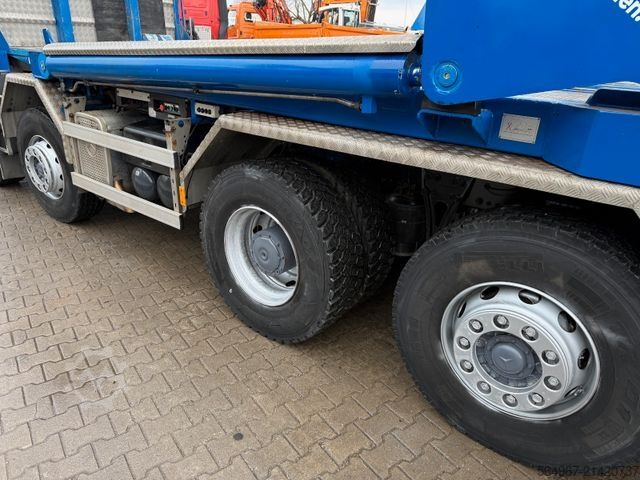 Skip truck MERCEDES-BENZ 3243 Actros MP1 Klima Retarder Funk 4-A-Absetzer