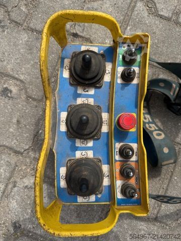 Kipper LKW MERCEDES-BENZ 1840 Actros 2Seiten-Kipper Kran Hiab 125-3 FunK