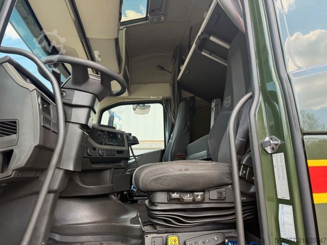 Flatbed truck with tarp VOLVO FH460 Pritsche Plane Bordw. Klima Retarder LBW