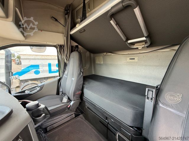 Flatbed truck with tarp VOLVO FH460 Pritsche Plane Bordw. Klima Retarder LBW