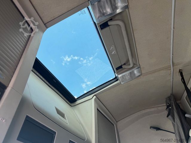 Flatbed truck with tarp VOLVO FH460 Pritsche Plane Bordw. Klima Retarder LBW