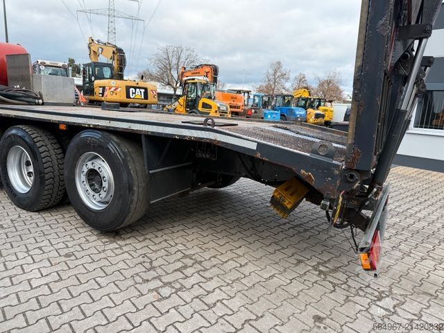 Car carrier truck IVECO AS320S50 Baumaschinentransporter hydr. Rampe