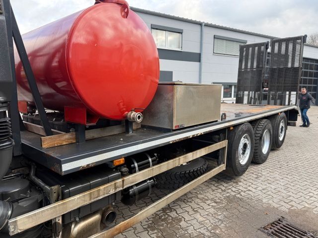 Car carrier truck IVECO AS320S50 Baumaschinentransporter hydr. Rampe