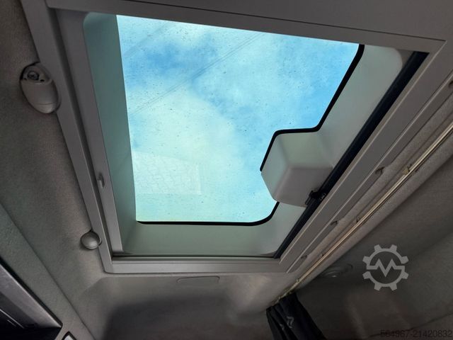 Car carrier truck IVECO AS320S50 Baumaschinentransporter hydr. Rampe