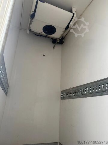 Refrigerated/frozen transport DAF LF 55.220 CARRIER / MULTITEMPERATUUR / 195.123 km