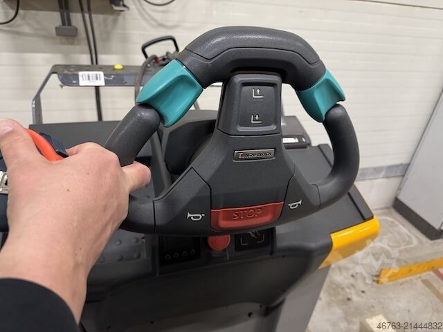 Low-lift pallet truck, horizontal order picker Jungheinrich ECE 220/225