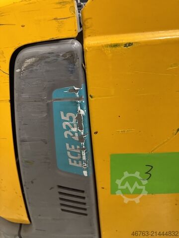 Low-lift pallet truck, horizontal order picker Jungheinrich ECE 220/225