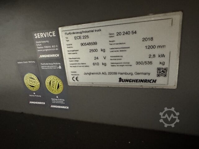 Low-lift pallet truck, horizontal order picker Jungheinrich ECE 220/225