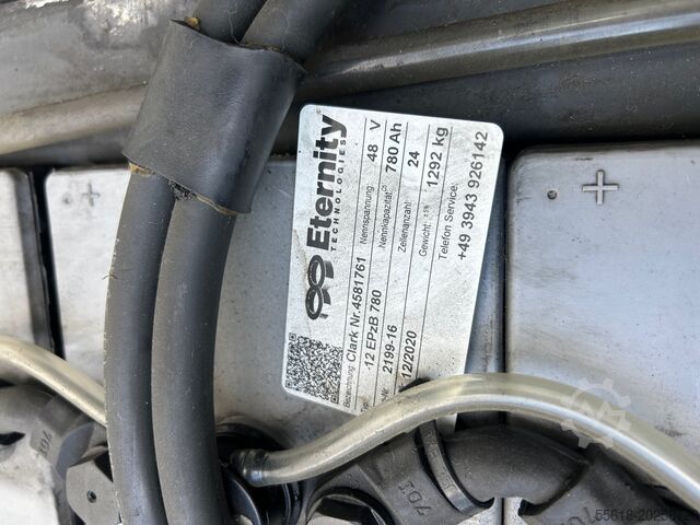 Four-wheel forklift CLARK EPX32i