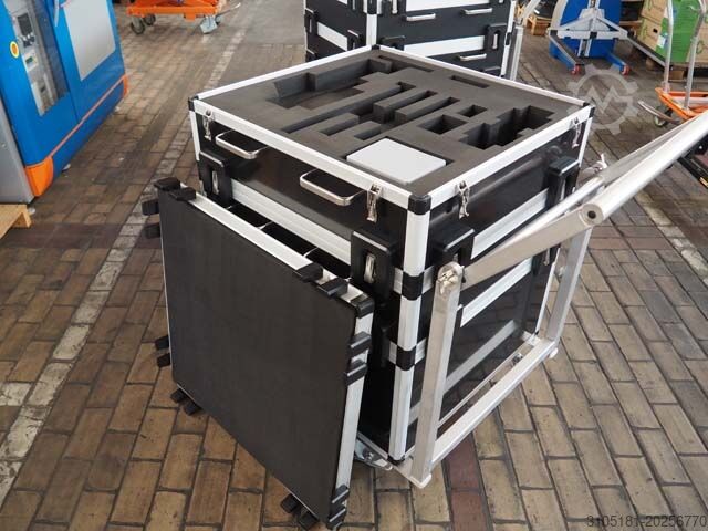 Mobile plastic storage box  