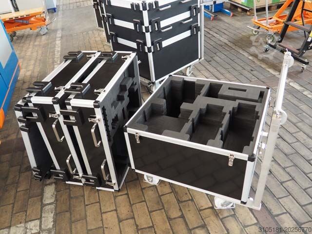 Mobile plastic storage box  