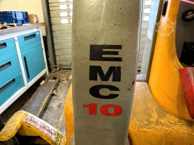 Electric pallet truck JUNGHEINRICH EMC