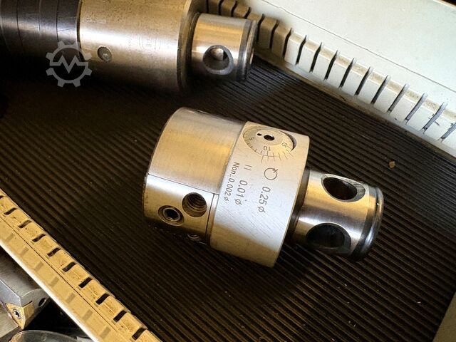 Workshop drawer cabinet with contents KIND nan