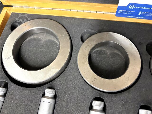 Lot of three-point internal micrometers Three-Point Internal Micrometer