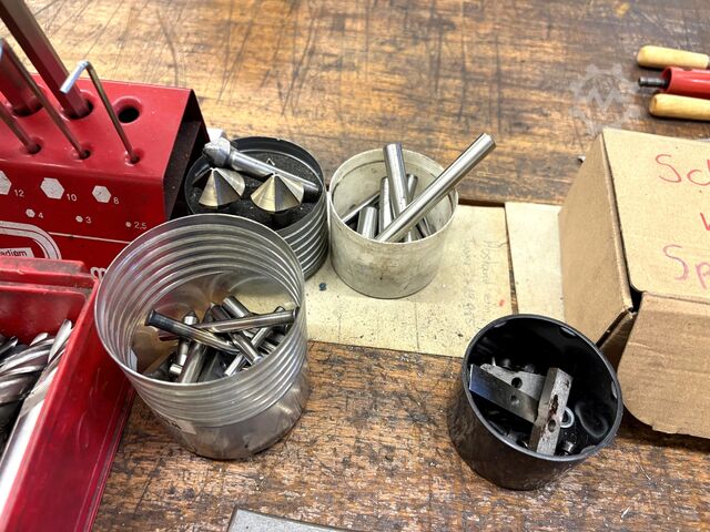 Workbench with contents GÖDDE Workbench with contents