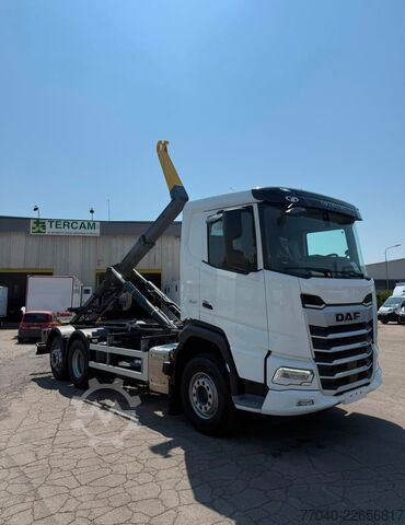 Abrollkipper DAF XF 530 FAN con scarrabile GUIMATRAG 26 t