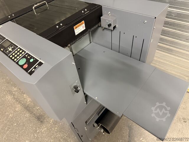 Nut- und Perforiermaschine Duplo DC-746