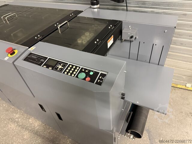 Nut- und Perforiermaschine Duplo DC-746