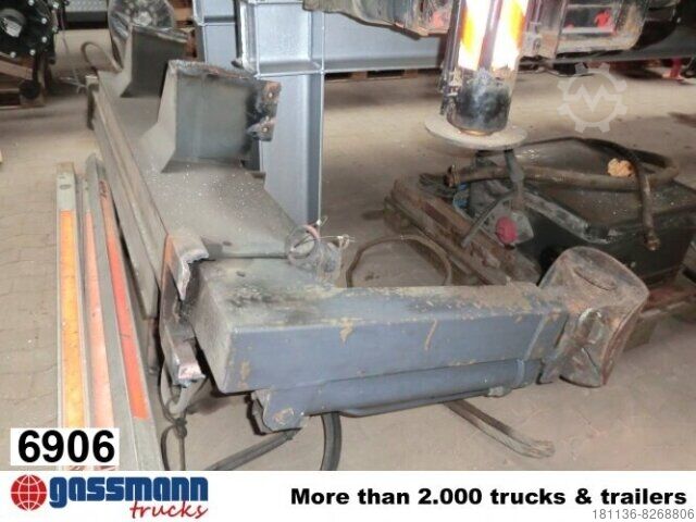 Truck mounted crane  Versch. Abstützung für Kräne, mehrfach