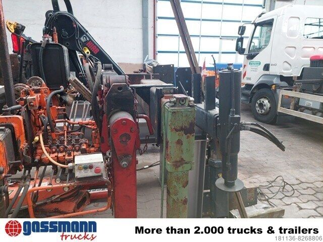 Truck mounted crane  Versch. Abstützung für Kräne, mehrfach