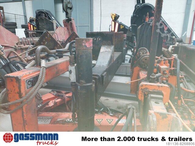 Truck mounted crane  Versch. Abstützung für Kräne, mehrfach