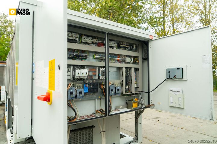 Chiller/Heat pump Used Aircooled chiller CLIMAVENETA FOCS N LN CA 2622 564kW/586kW  2015 yom