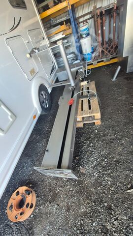 Zweiwellen-Paddelmischer und Hubvorrichtung Risco RS 750