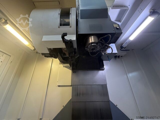 Vertical machining center Akira Seiki 4.5 XP