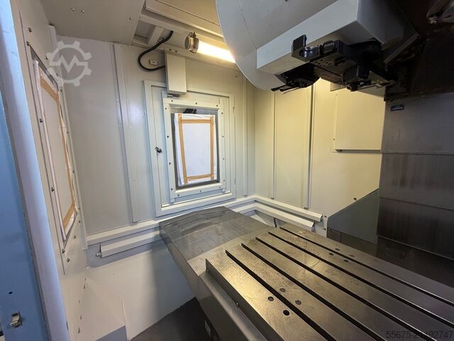 Vertical machining center Akira Seiki 4.5 XP